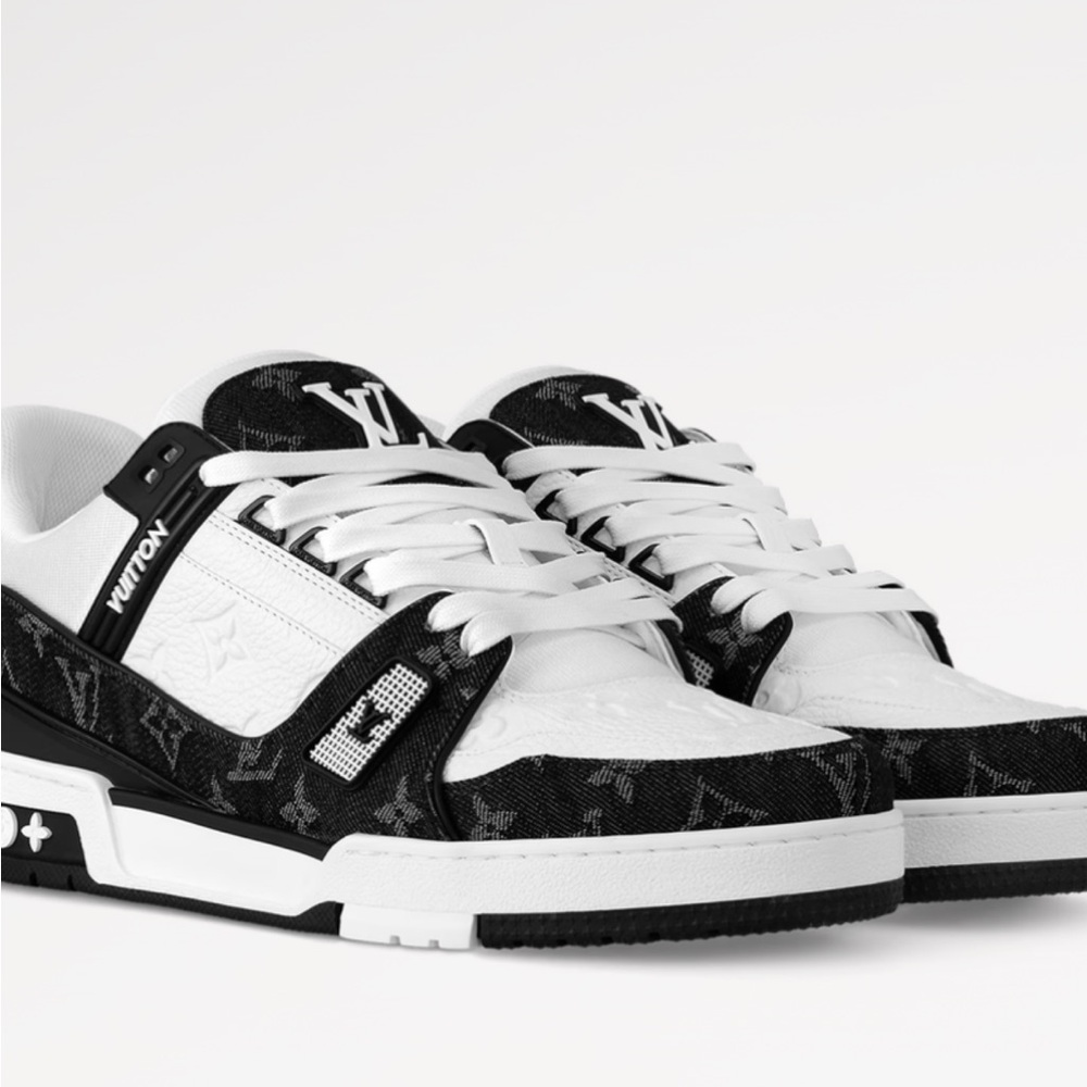 Louis Vuitton Black & White Men’s Low-Top Sneakers